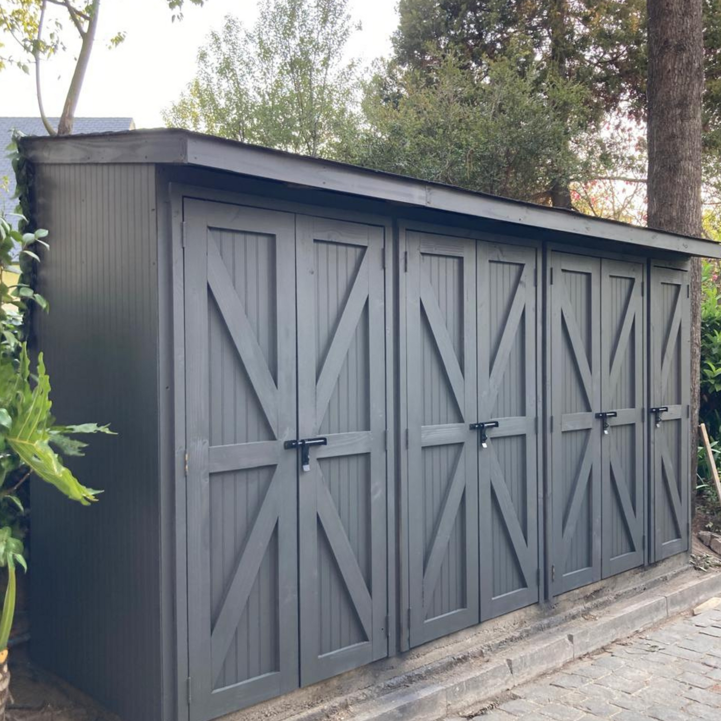 Bodega de Madera para Jardín Exterior Puertas Tipo Granero BOAM05