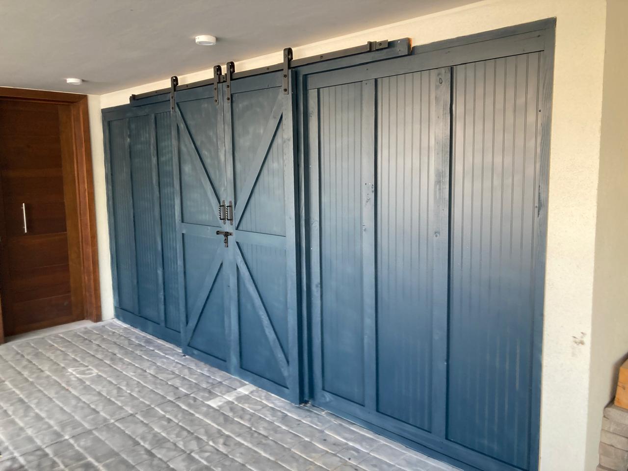Bodega de Madera para Jardín Exterior Puertas Tipo Granero BOAM01