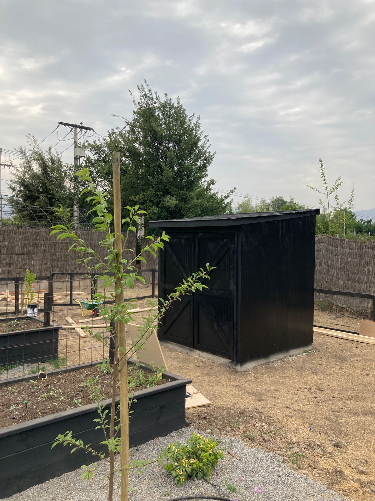 Bodega de Madera para Jardín Exterior Puertas Tipo Granero B0AM03