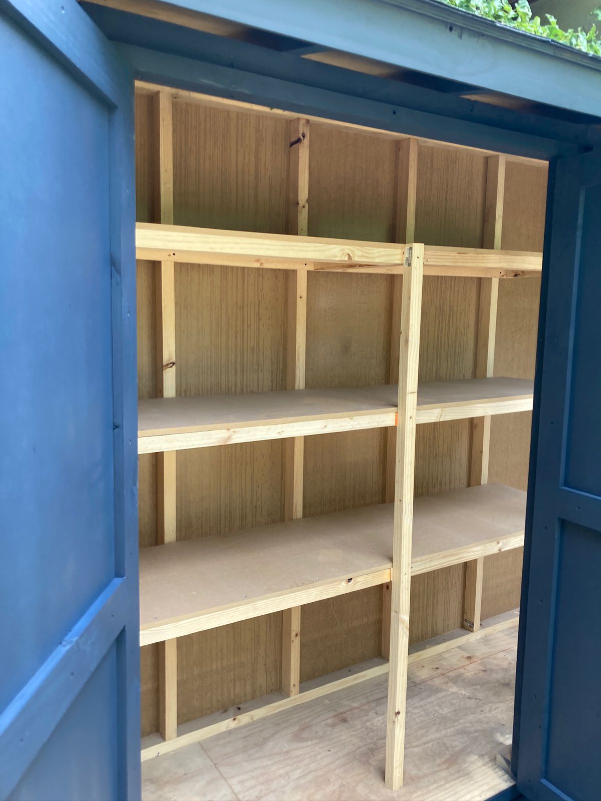 Bodega de Madera para Jardín Exterior Puertas Tipo Granero B0AM02